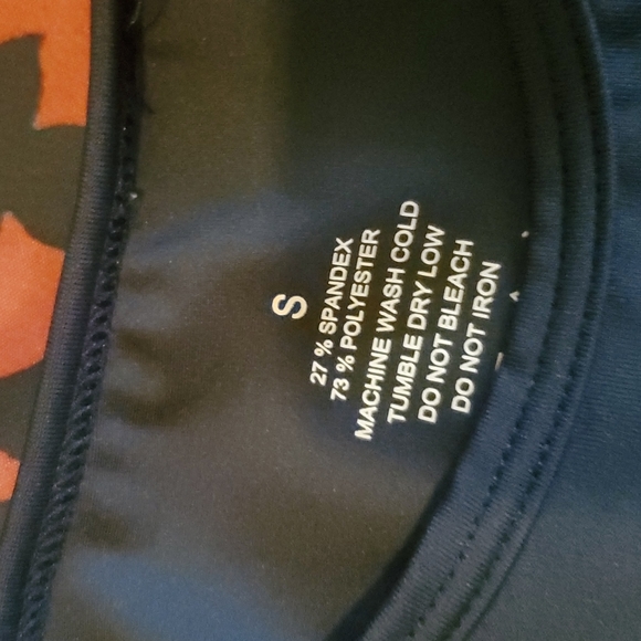 Frost Streetwear crop workout top - Picture 3 of 6